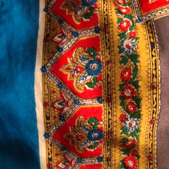 VTG Creation by Deelee  All Silk Hand rolled scarf Medallion Pattern - Picture 5 of 15